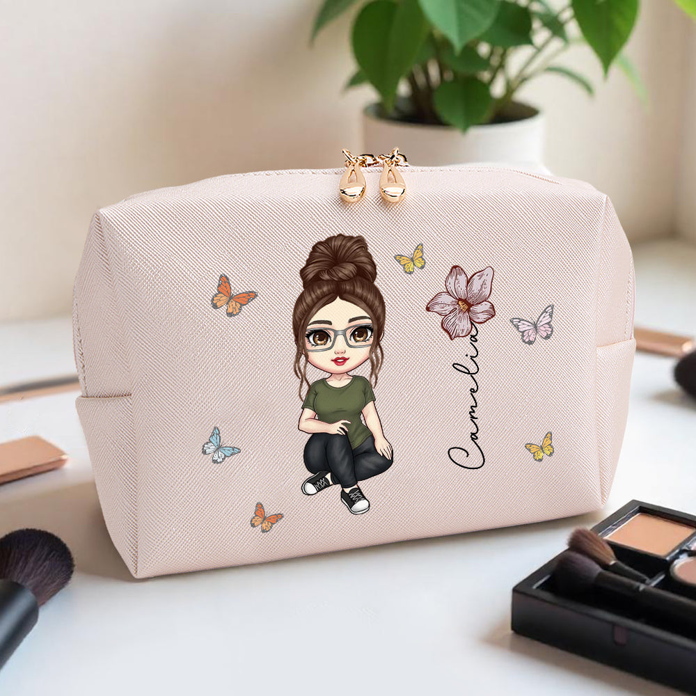 Interior view of personalised make-up bag showing organised compartments and roomy 18×11cm storage for cosmetics and brushes