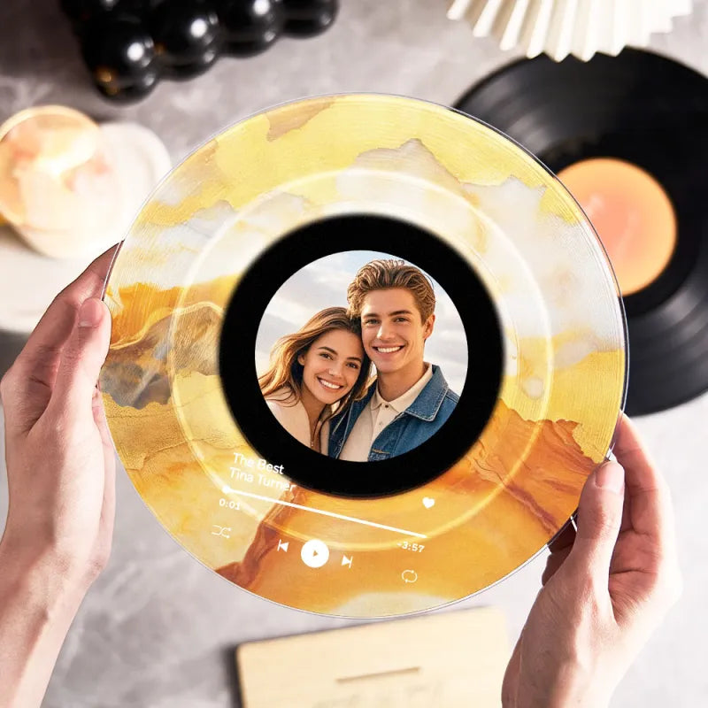 Detail of glossy vinyl-style grooves and clear acrylic edge with wooden base – premium personalised vinyl record plaque craftsmanship