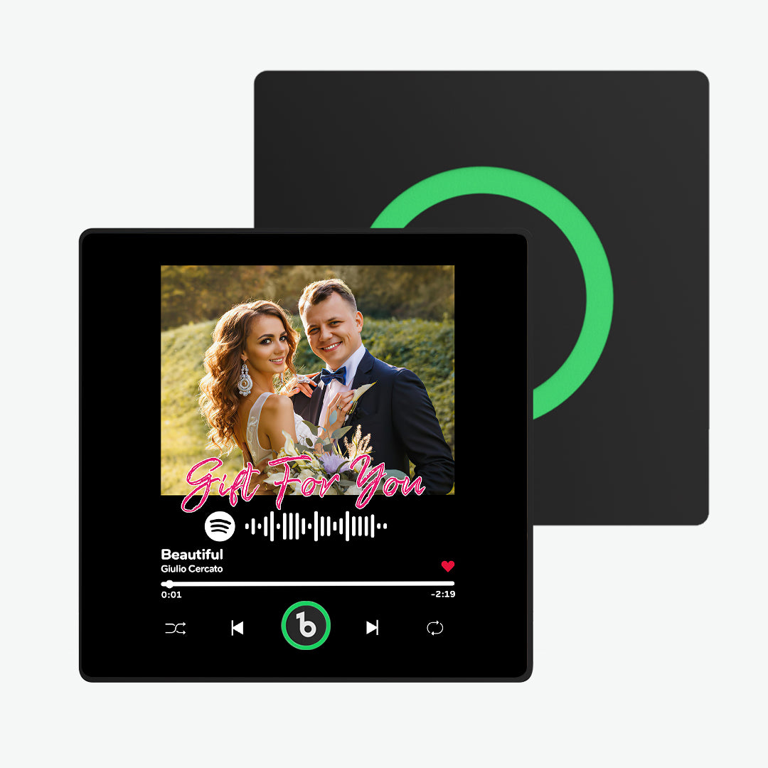 Close-up of FridgeBeats 4.0 Pro personalised photo frame with built-in Bluetooth music player (supports MP3)