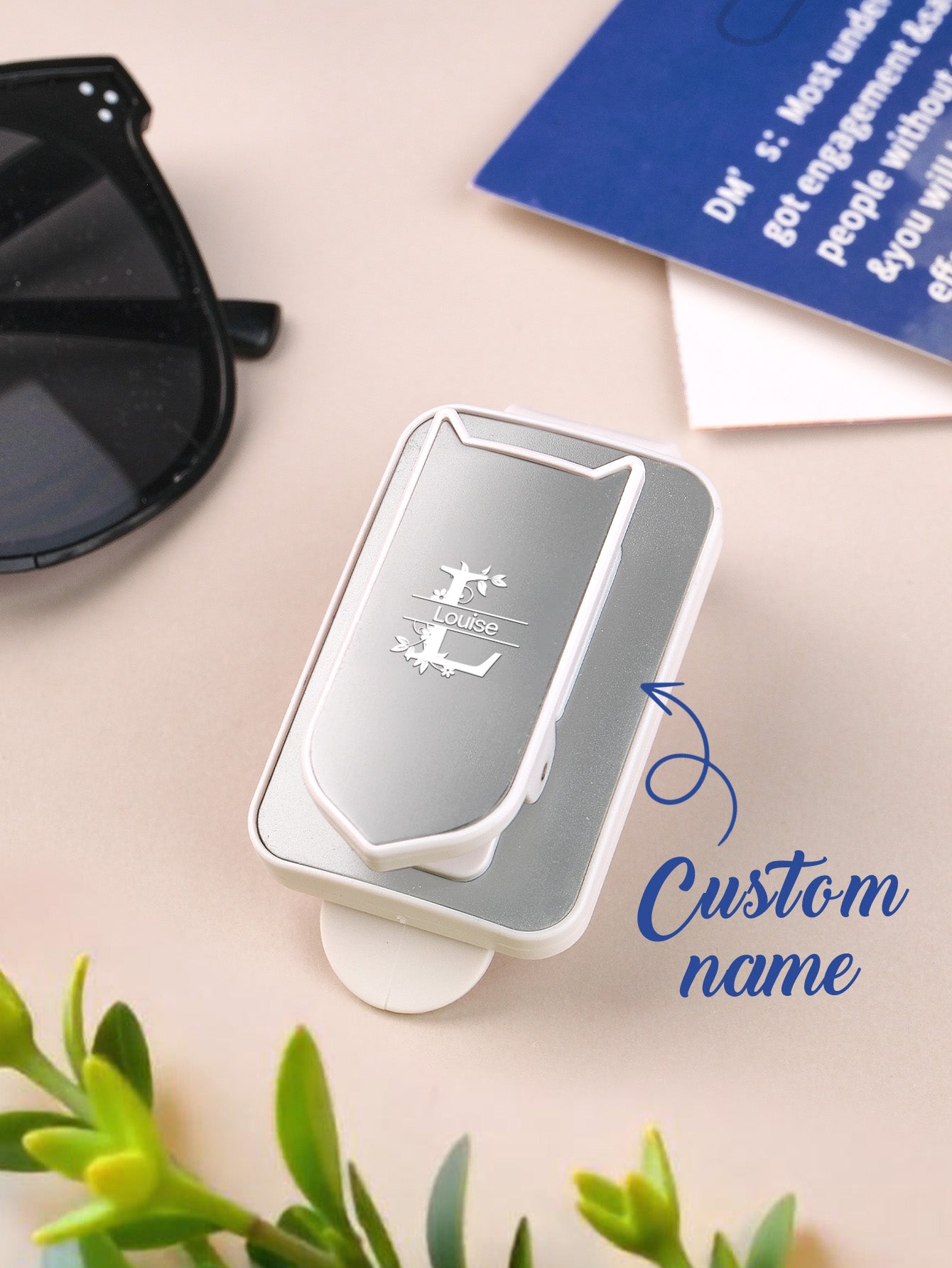 Personalised Car Sunglasses Holder – Custom Name Sun Visor Clip