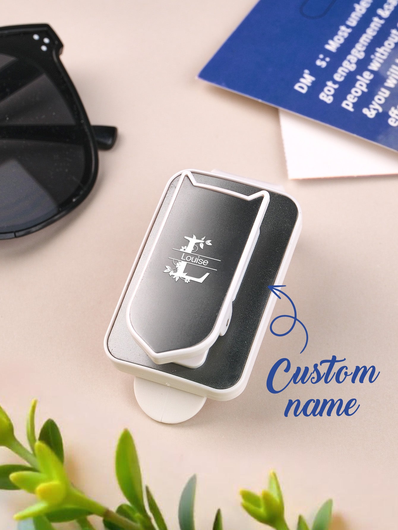 Personalised Car Sunglasses Holder – Custom Name Sun Visor Clip