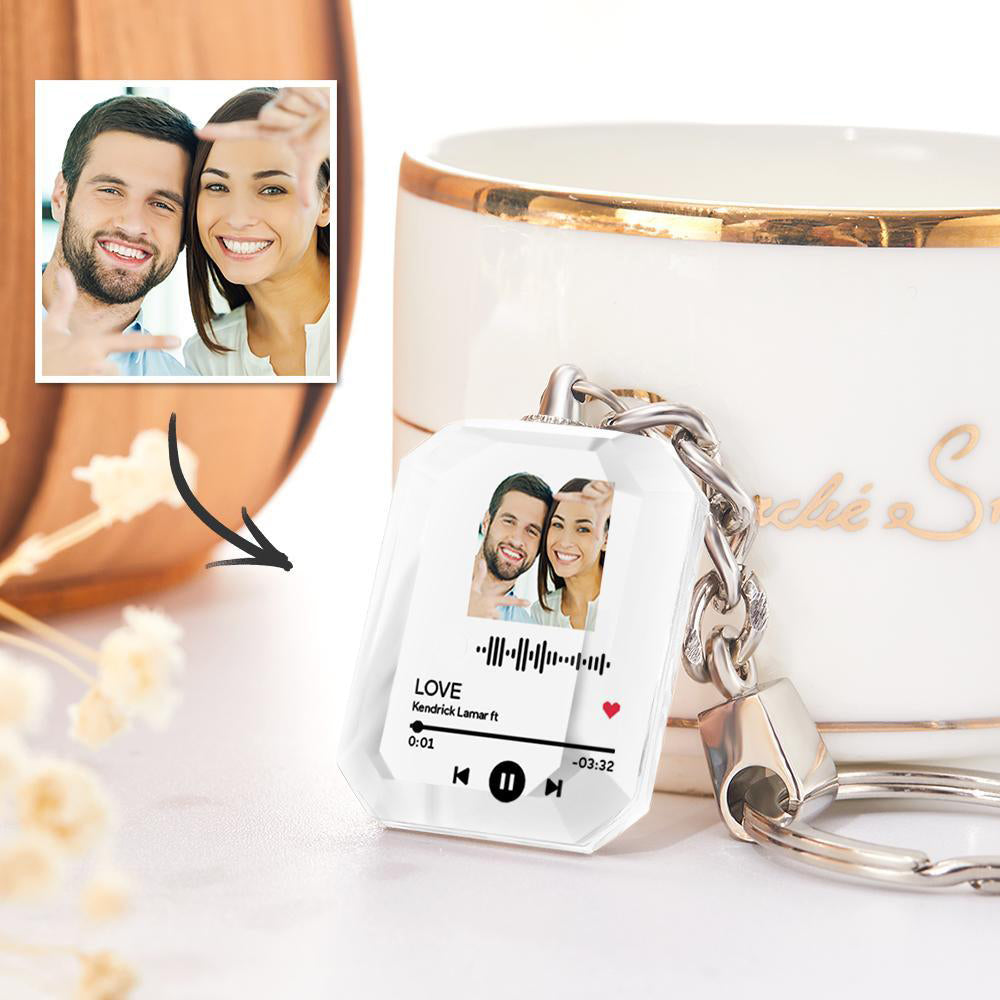 Personalised crystal photo keyring with scannable code – clear double-sided crystal pendant with UV-printed photo and sturdy key ring, ideal personalised keepsake