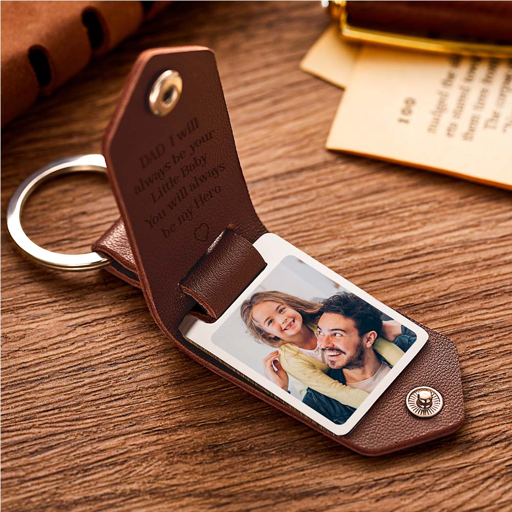 Close-up of engraved stainless-steel tag on personalised keyring for Dad showing crisp custom name or quote engraving and brushed metal finish — ideal Father’s Day gift