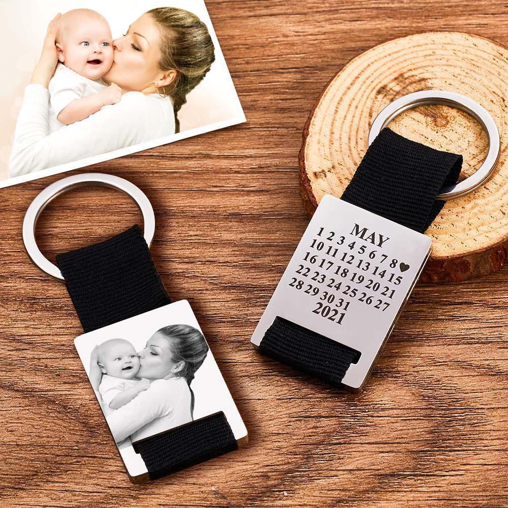 Personalised photo engraved calendar keyring showing a couple's portrait with the special date highlighted – perfect Valentine's Day gift for him
