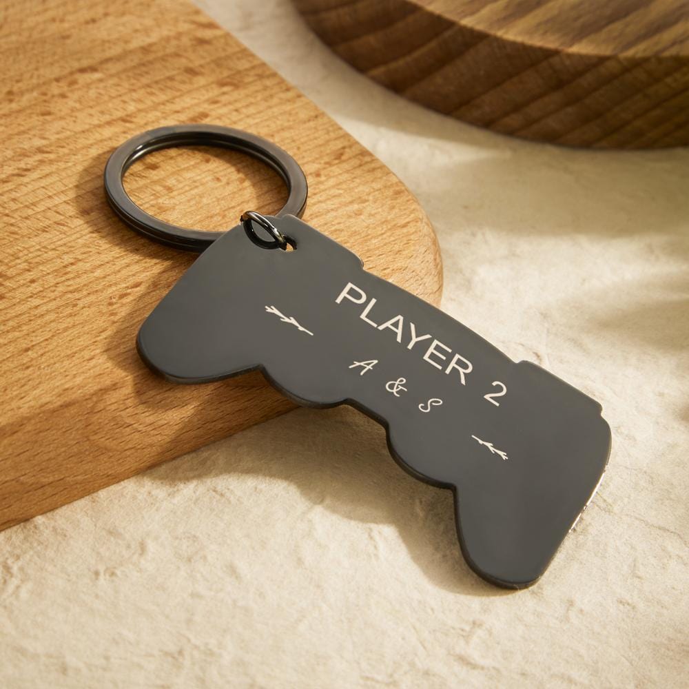 Reverse view of personalised gamepad keyring showing space for a short quote or signature — engraved keepsake for gamers
