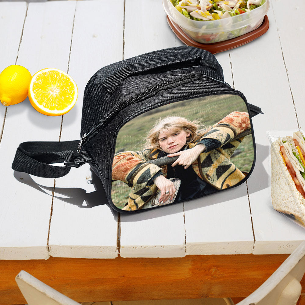 Size and capacity display of personalised lunch bag 20×20×12.5 cm with snacks, napkin and small containers