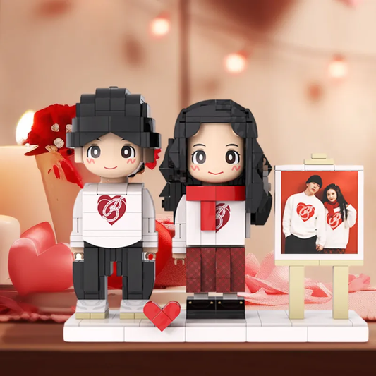 Personalised full-body 2-person Duddu brick figures in Light Nougat – custom couple photo gift front view for anniversaries and Valentine's Day