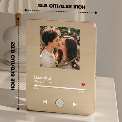 Packaging and presentation of personalised photo music record player — ready as a romantic anniversary gift