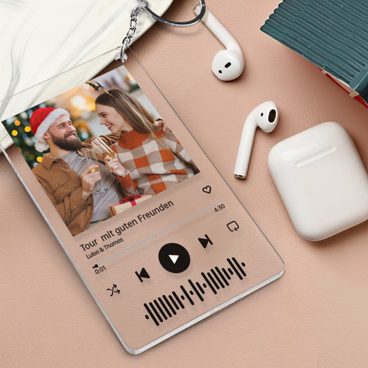 Personalised acrylic music code keychain with custom photo and scannable music code, acrylic album-style photo keyring (4 x 6.37 cm) ideal as a personalised photo gift