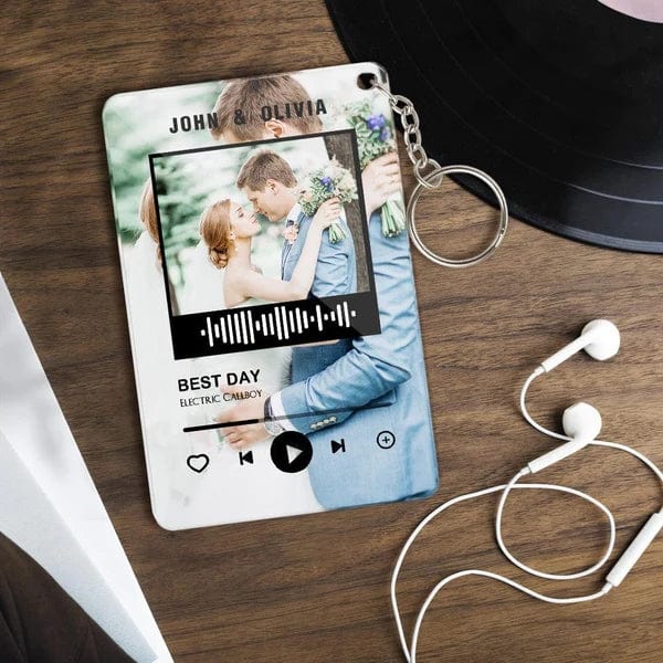 Personalised music QR code acrylic plaque with matching keychain — scannable music code linking to your MP3, ideal long-distance relationship gift