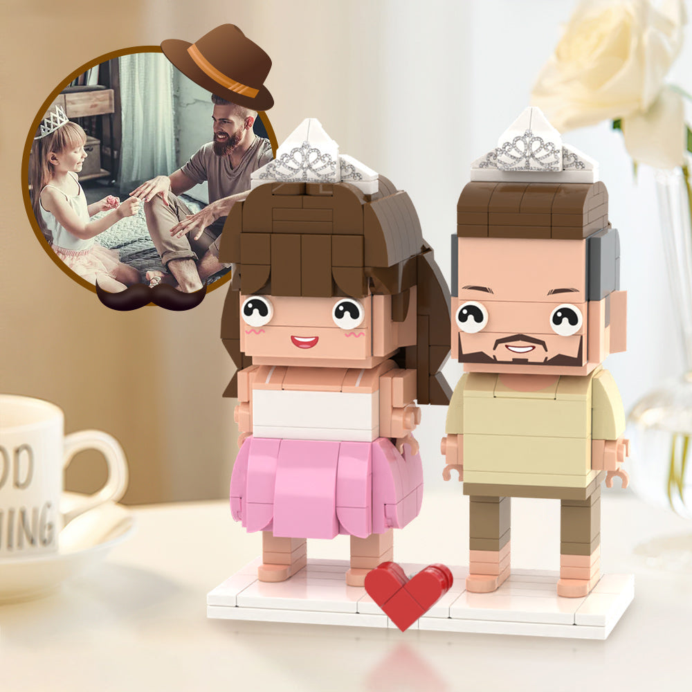 Close-up of personalised brick figures showing customised hairstyles, expressions and clothing – handcrafted custom face figures as a unique gift for Dad