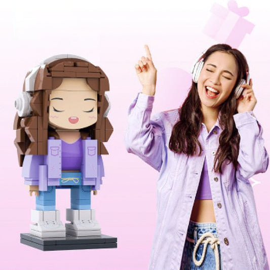 Full-body personalised 1-person custom brick figure on white background – handcrafted small particle block toy in eco-friendly ABS, personalised hairstyle and clothing, perfect gift for her