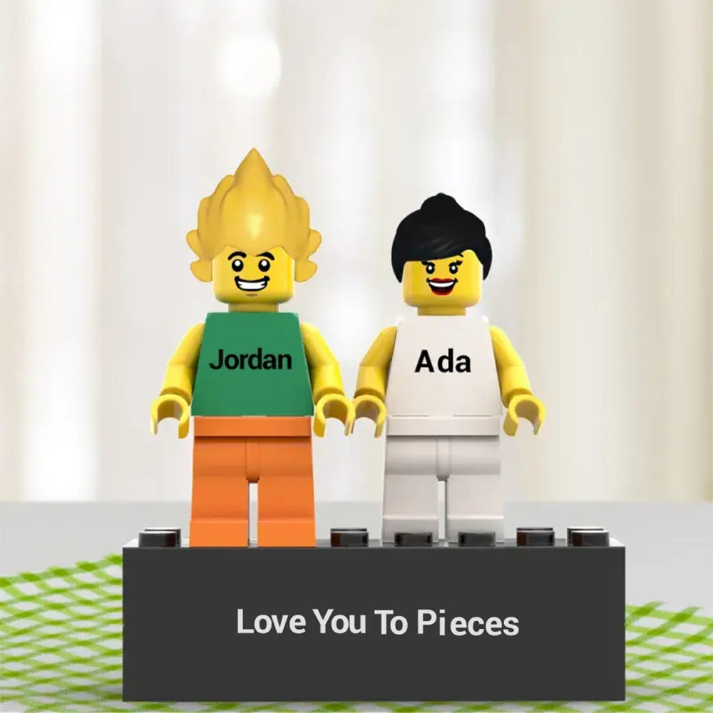 Detail shot of the engraved base with custom wording – personalised couple minifig engraving example for keepsakes