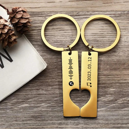 Group view of different personalised keychain designs featuring heart cut‑out and Spotify code engraving – ideal gifts for teens and sisters
