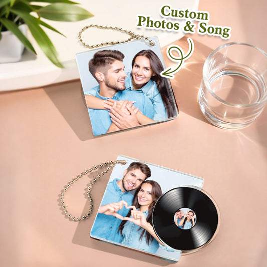 Personalised Music Keyring with Photo – acrylic vinyl-record style keychain showing a custom photo, NFC tap-to-play keepsake gift for lover