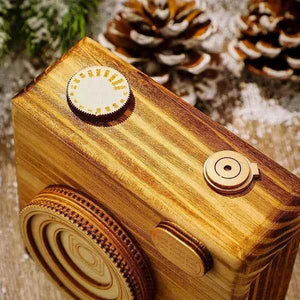 Vintage Wooden Camera Box Keychain for Film Rolls – A Unique Gift for Photography Enthusiasts