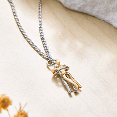 Trendy Hug Pendant Necklace for Women – Romantic Valentine's Day Jewelry Gift