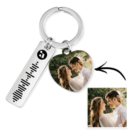 Personalised Scannable Music Code Keychain with custom photo, engraved name and scannable music code on stainless steel – lightweight 8g custom photo keyring gift