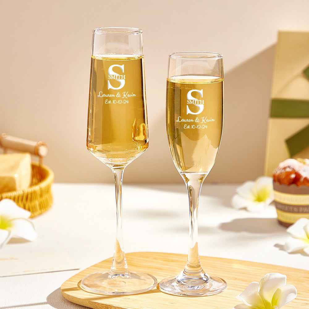 Personalized Bride and Groom Wedding Champagne Flutes Gift for Newlyweds