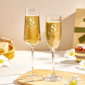 Personalized Bride and Groom Wedding Champagne Flutes Gift for Newlyweds