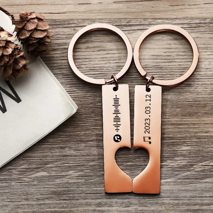 Engraving detail of name and quote on stainless steel Spotify keychain with heart cut‑out – perfect personalised present