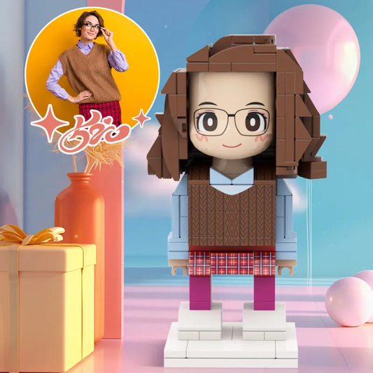 Personalised full-body brick figure (1 person) in Light Nougat — custom hairstyle, expression and accessories; perfect Valentine's or birthday gift for her