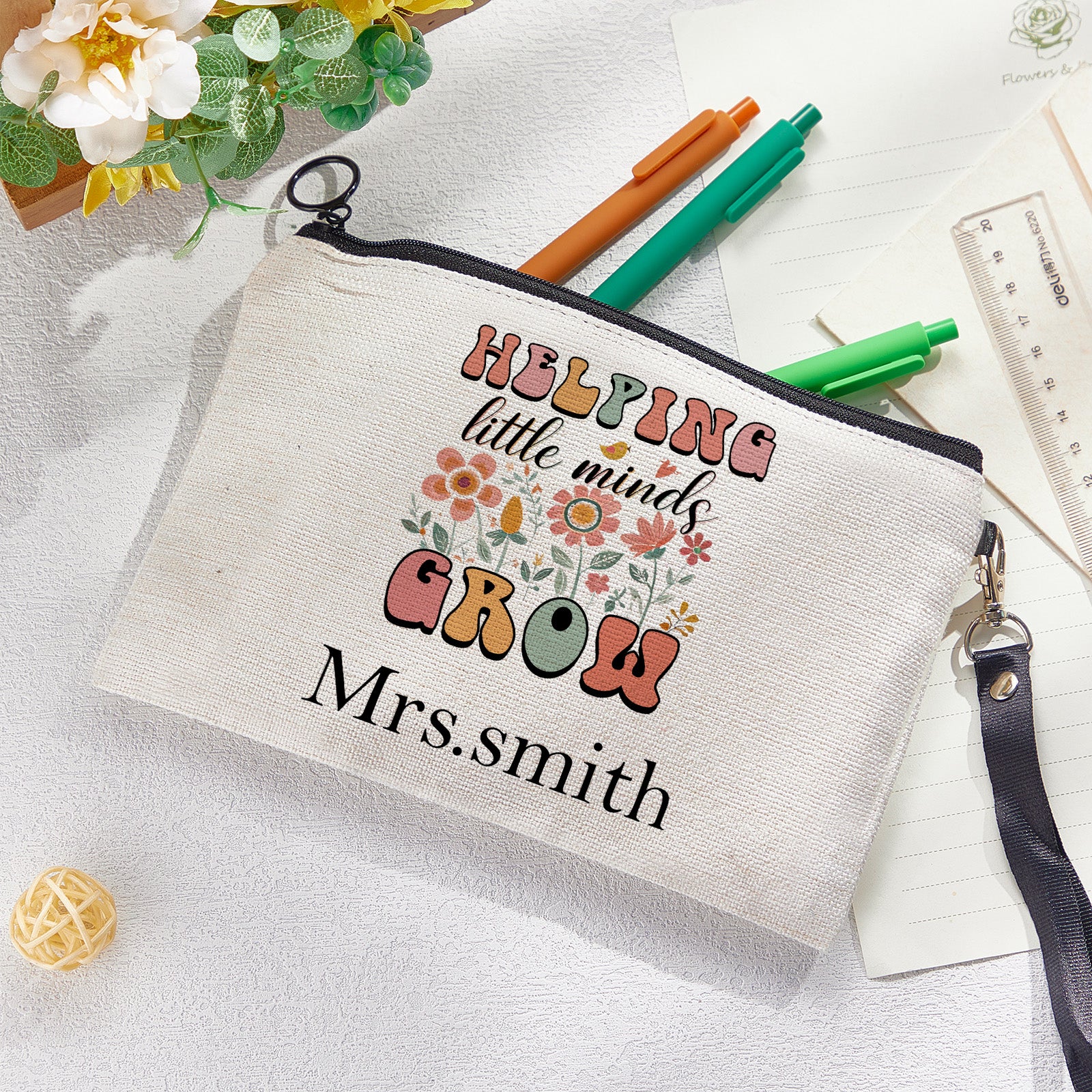 Versatile personalised canvas bag used as pencil case and make-up pouch – sturdy, lightweight design