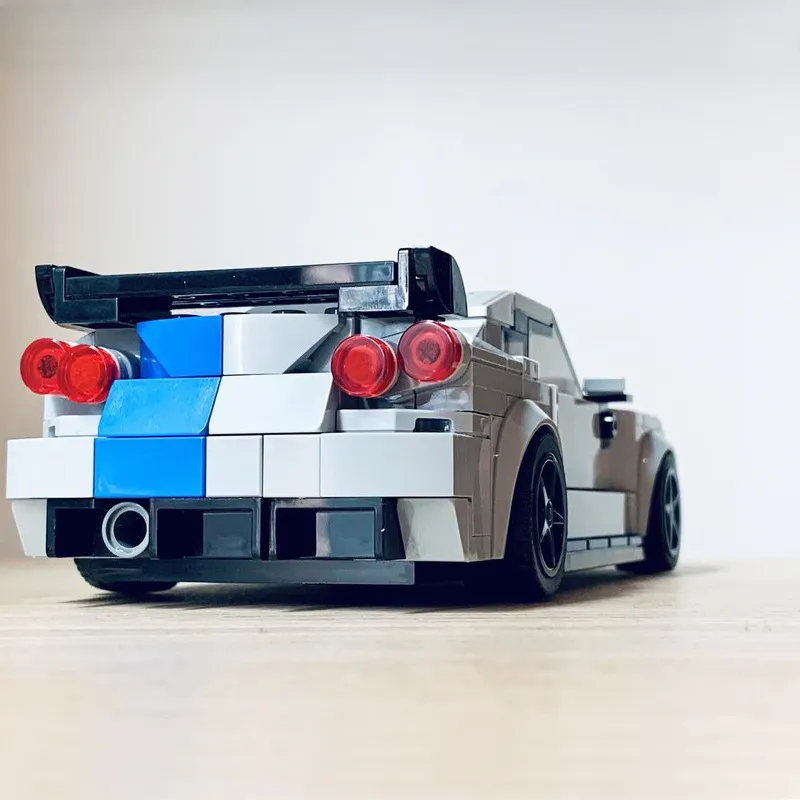 Nissan Skyline GT-R R34 Z-Tune Creative Building Blocks Construction Kit with Mini Figures