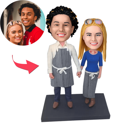 Couple on the Beach personalised bobblehead with engraved text — handcrafted polymer clay couple figurine, perfect custom wedding or anniversary gift