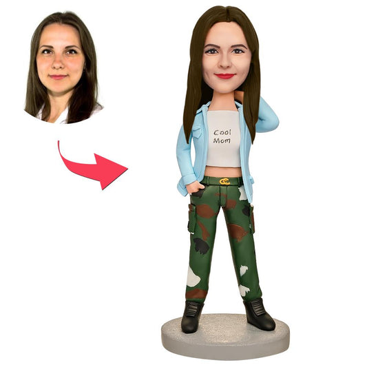Close-up of customised head sculpted from a front-facing photo with lifelike facial detail and hairstyle — Cool Mum personalised bobblehead with engraved base, perfect engraved keepsake for Mum