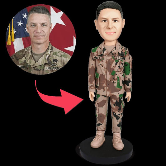 Detail of engraved base with custom name and message on personalised soldier bobblehead — engraved bobblehead keepsake for service members