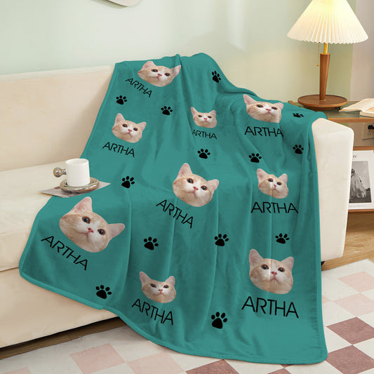 Custom cat face blanket featuring a personalised pet photo and cat paws printed edge-to-edge on thick golden mink wool – ultra-soft, plush-backed throw.