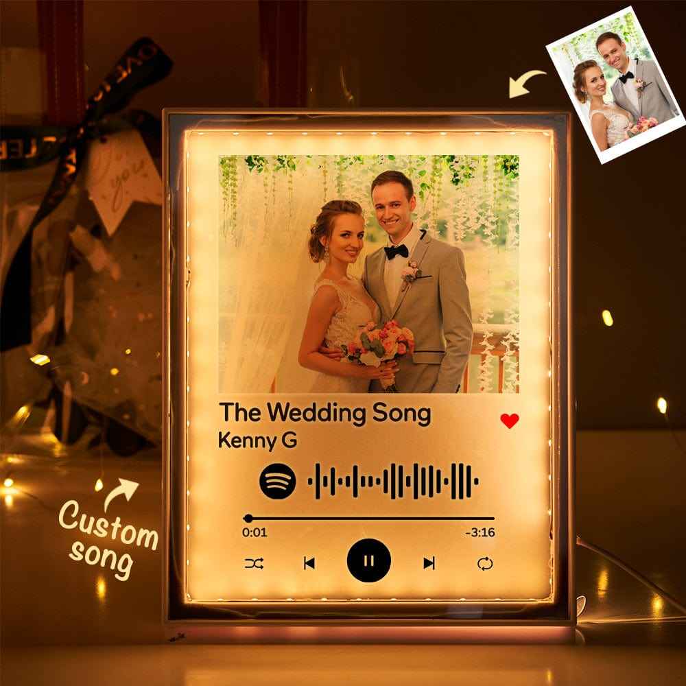 Luminária de mesa com placa comemorativa da música de casamento