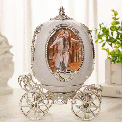 Carriage Music Box