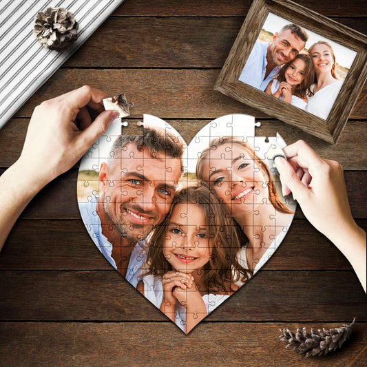 Personalised heart-shaped photo puzzle (75 pieces) with custom design — vibrant UV print on thick cardboard, ideal personalised photo gift for Valentine’s Day or Mother’s Day