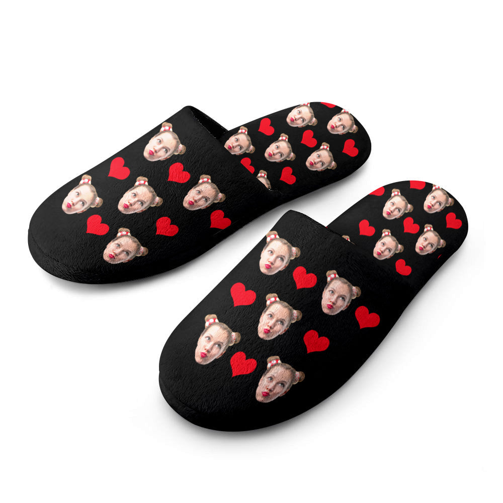 Personalised name slippers with heart design on flannel – comfortable unisex house shoes with waterproof TPR sole for indoor and outdoor use