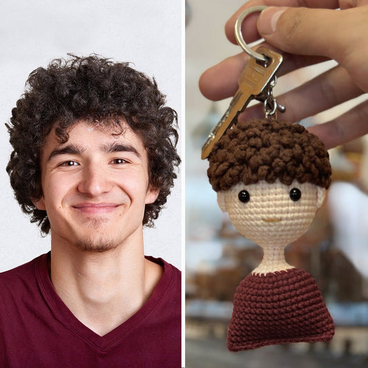 Custom Crochet Doll Keychain — personalised handwoven 10 cm woollen mini doll keyring capturing a front-facing likeness from your photo