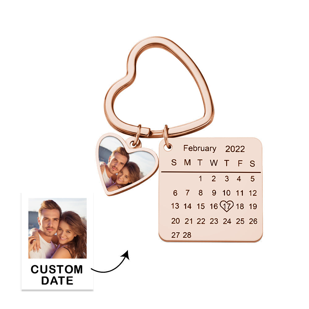 Rear view of personalised heart keyring highlighting the engraved calendar date and polished metal finish — a thoughtful personalised keepsake for weddings or Valentine’s Day