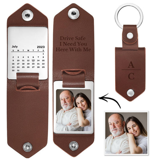 Personalised Father's Day leather keyring with photo calendar and metal ring — 3×4 cm engraved-style keepsake for Dad