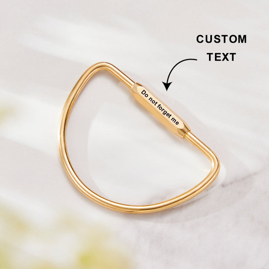 Personalised copper D keyring – custom engraved carabiner keychain for men with screw‑lock, ideal for camping and everyday carry