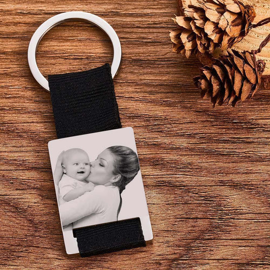Personalised photo engraved calendar keyring showing a couple's portrait with the special date highlighted – perfect Valentine's Day gift for him
