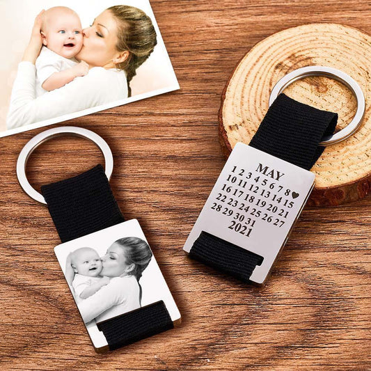 Personalised photo engraved calendar keyring showing a couple's portrait with the special date highlighted – perfect Valentine's Day gift for him