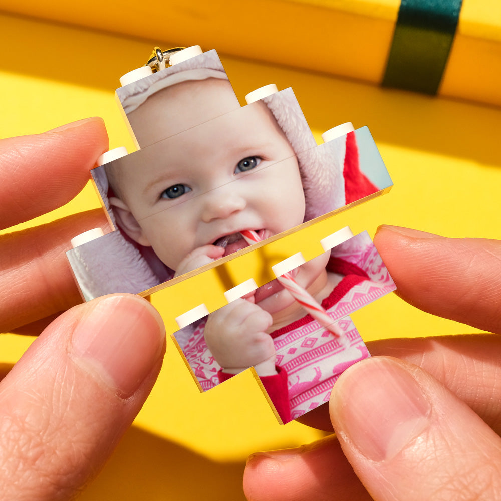 Diamond-shaped personalised photo building bricks keychain with baby portrait – UV-printed, durable mini keyring display