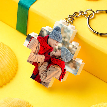 Diamond-shaped personalised photo building bricks keychain with baby portrait – UV-printed, durable mini keyring display
