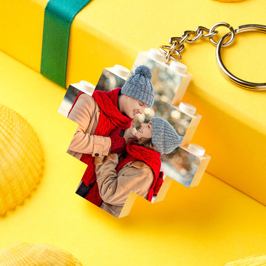Diamond-shaped personalised photo building bricks keychain with baby portrait – UV-printed, durable mini keyring display