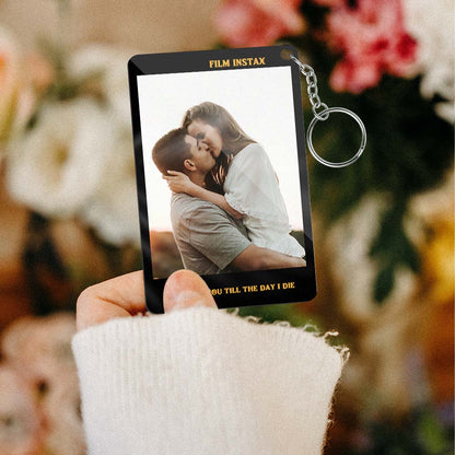 Personalised Polaroid-style photo keyring engraved on authentic photo paper, ideal personalised photo gift or Christmas stocking filler