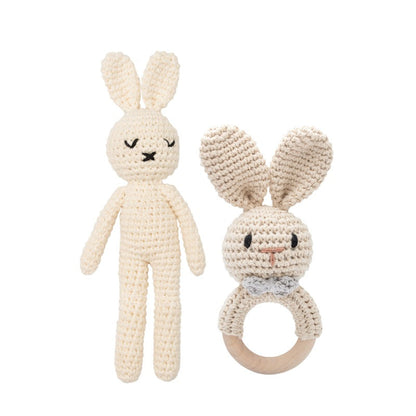 Gift-ready presentation of a handmade knitted rattle with tag – perfect for baby showers, christenings and birthdays
