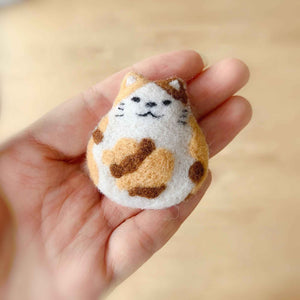 Adorable Handmade Felt Kitten Brooch - Perfect Gift for Cat Lovers