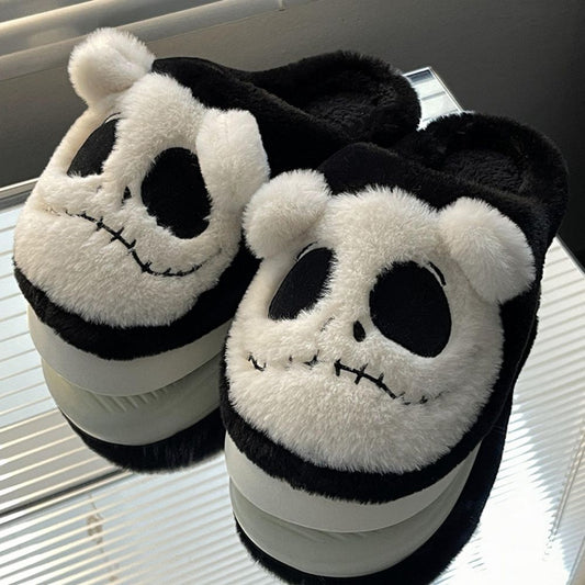 Halloween skull slippers – unisex EVA novelty shoes with bold skull design, lightweight water-resistant indoor footwear for cosplay, fancy dress and party gifts