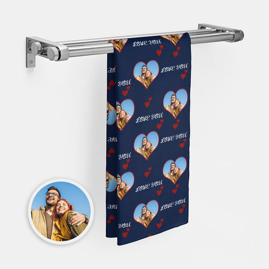 Personalised photo towel with heart-shaped couple image and custom text — 30×70cm fluffy, highly absorbent love towel, ideal personalised gift for couples, anniversaries and Valentine’s Day